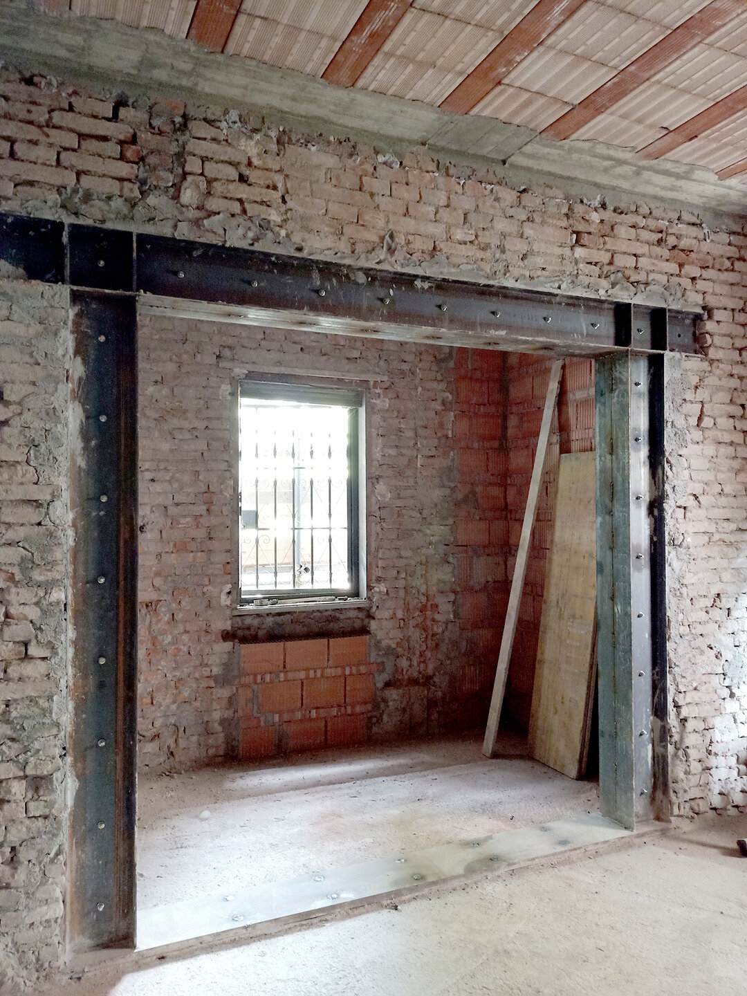 garage, architecture, building, door, old, brick, wall, prison, house, ancient, stone