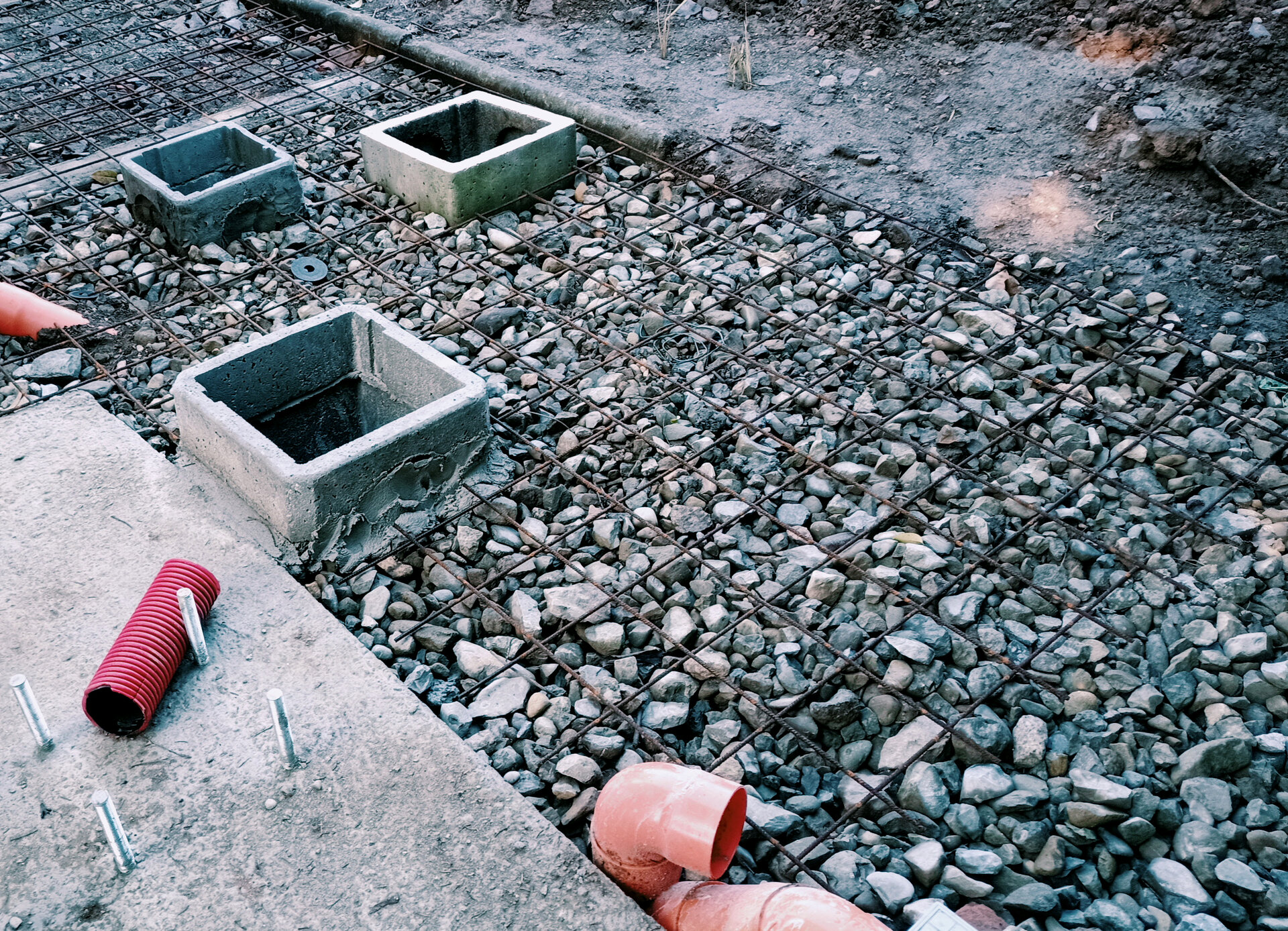 rubbish, stone, sidewalk