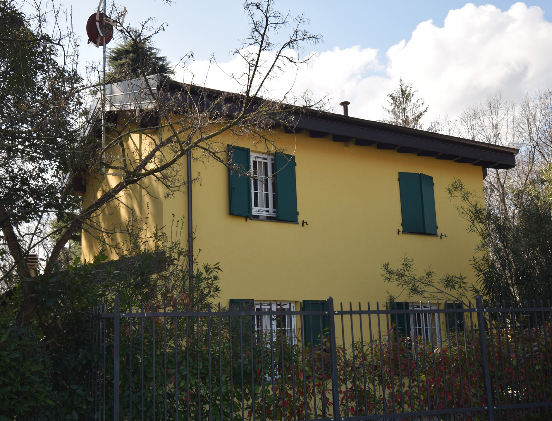 house, building, architecture, home, structure, fence